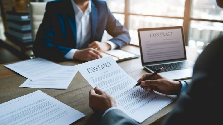 Rédiger un contrat fournisseur : guide de bonnes pratiques